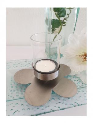 GI15 silberfarbend Teelichthalter Blüte - 0