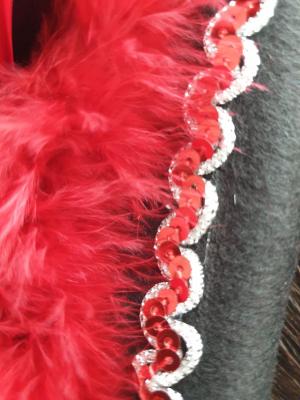 N15 schwarzer Funkenhut mit rot-silberborte Marabu-rot Federboa-schwarz-rot-mix - 4