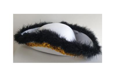 N26 weißer Funkenhut mit goldborte Marabu-schwarz - 5